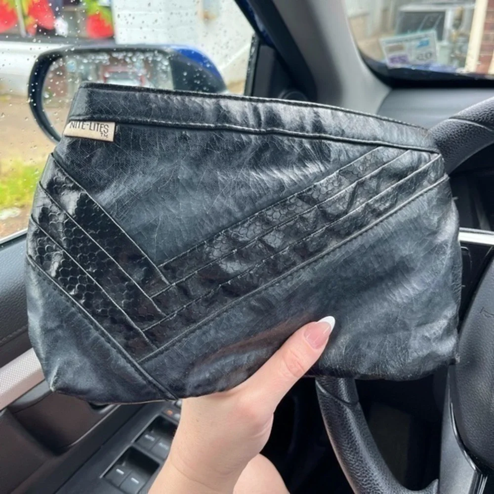 5/$25 Vintage Black Vegan Leather Nite Lites 80s clutch purse / evening bag 11